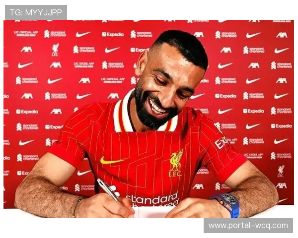 利物浦主帅斯洛特场边凝神,联赛连败下面临执教生涯最大考验 利物浦主帅斯洛特场边凝神,联赛连败下面临执教生涯最大考验