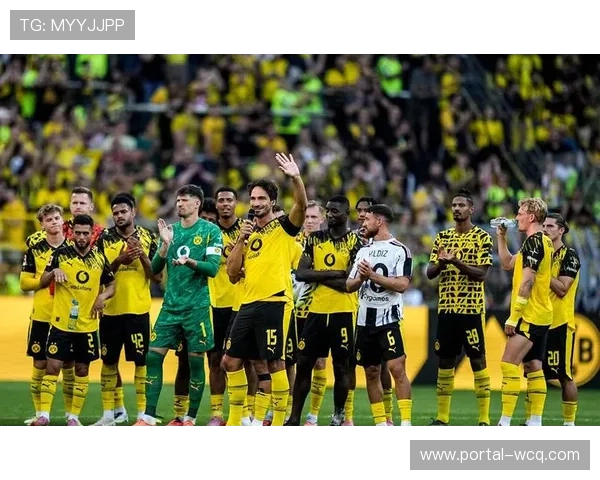 柏林联合主场球迷助威声浪，多特蒙德冷静应对